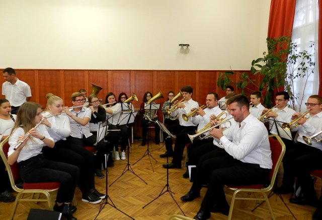 56-ra emlékeztünk 20